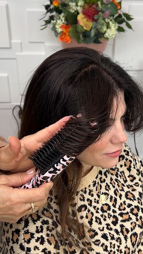 The Triangl Pro is your must have hair tool to de-frizz, smooth and direct your hair! #hairproductsthatwork #hairtools #hairgoalsachieved #hairtutorial #hairstyletutorial | Calista by Maria McCool