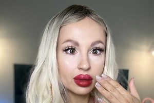 There Are DEFECTIVE ROBOTS In Politics: PART II  - Maxi Lipz Official Profile | LoyalFans