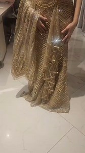Gold Rush Alert: Fateeha stuns in her custom made Sonia Azhar outfit. #hautecouture #soniaazhar #lahorefashion #pakistanicelebrities #lahoreweddings #pakistanfashion #islamabadians | Sonia Azhar
