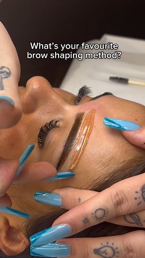 We have to go with waxing for sure 🍯 #brow #brows #beauty #eyebrows #airbrushbrows #makeup #airbrushmakeup #lashes #browshaping #browlamination #browartist #eyebrow #lashlift #lash #browtinting #browgoals #browtint #eyebrowshaping #browstylist #beautiful #browgame #lashextensions #browlift #browhenna #browwax #browwaxing #browtransformation | LocksLash