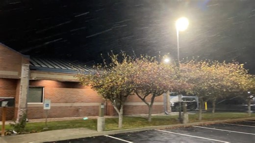 🚨NEW VIDEO🚨: Low temperatures brought snow showers to areas of Spokane, Washington, on Friday, October 27, according to the National Weather Service (NWS). The weather service warned of “slick, icy roads” in the Spokane area. Credit: NWS Spokane via Storyful | WeatherBug