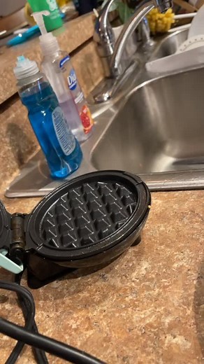 Biscuits on the Waffle Maker: A Creative Solution for Breakfast