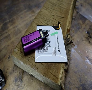 Installing a Vape and Battery into an Acacia Tree | Woodworking Tools