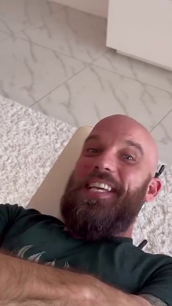 Chiropractors adjusting chiropractors! Watch me adjust Dr. Brent Binder! #chiropracticadjustment #chiropractic #chiropractor | Dr. Shelly Seidenberg