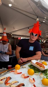 Speaking with the vendors at the largest Seafood Festival in the country! Oystahs!! #beachfun #hamptonbeach #summervıbes #makememories #hamptonbeachnh #beaches #SummerFun #familyfun #Livemusic #seafood #seafoodfestival | Hampton Beach - "Official"