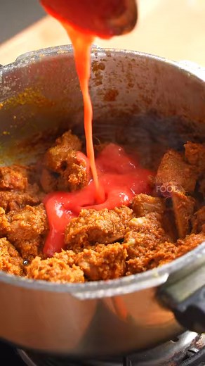 The Best Mutton Curry!!! Hello Foodies!!! Welcome to Vismai Food!! Today i am sharing the best and easy method for South Indian Style Mutton Curry. The spicy and juicy mutton curry pairs well with Hot Rice, Rotis or with Puris, Give a try and share your feedback. Ingredients: For Mutton Marination: •Mutton - 1/2 kilo •1.5 tbsp Chilli Powder •1 tsp Coriander Powder •1 tsp Roasted Cumin Powder •1/2 tsp Garam Masala •Salt •1/4 tsp Turmeric •1 tbsp Ginger garlic paste •2 tbsp Oil For Gravy Paste: •1