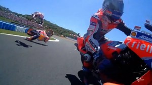 Last year's #SpanishGP provided one of the biggest talking points of the 2018 season! 😲 Here's the incident which took Jorge Lorenzo, Andrea Dovizioso and Dani Pedrosa out of the race! 💢 | MotoGP