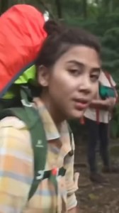 11K views · 150 reactions | Dempo atau salak? . . lia.arianty #pendakiwikdey #mountainexplorerindonesia #pendakiindonesia #pendakigunung #pendakisantai #lfl #pendakikeren #pendakicantik #pendaki_id #pendakikusam #pendakimerahputih #sahabatpendaki #idpendaki #lfl #explorependaki #pendakihijabers #pendakicupu #gedepangrango #papandayan #sindoro #sumbing #merbabu #semeru #rinjani #kerinci #instagunung #instagram #mountonesia #pendaki_cantikganteng | Pendaki Cantik | Facebook