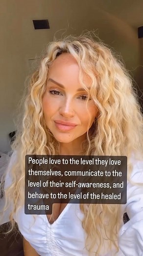 6.6K views · 52 reactions | ❤️ #holisticcoach #mindbodyspirit #mindbodyconnection #mentalhealth #mindbody #traumahealing #love #kundalinibodywork #women #kundalini #chakras #healing #transformation #polarity #frequency #breathwork #bodydearmouring #movement #somatichealing #universe#dearmouring#energyactivation #lifeforce #innerchild #letgo #energyhealing #mindbodyheart #nervoussystem | Integrated Wellbeing | Facebook