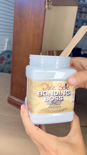 Priming like a boss on my newest jewelry box flip #jewelrybox #bondingboss #dixiebellepaint #upcycle #newproject #thriftedfurniture #paintedfurniture #paintingfurniture #homedecor | Simply Made Unique by Jill