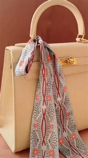 24K views · 487 reactions | Un detalle simple que renueva tu cartera de todos los días. PH Pinterest @Fashionebuybye | Más Chic | Facebook