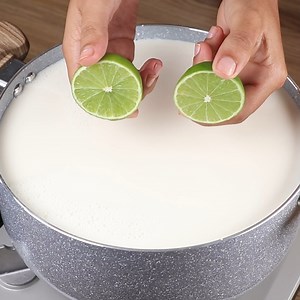 147K views · 167 reactions | Pour the lemon into the boiling milk! Easy recipe with 2 ingredients | The Recipe Lady | Facebook