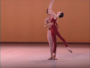 Isabelle Ciaravola et Alexandre Riabko dans "La 3ème Symphonie" de Gustav Mahler. Isabelle Ciaravola and Alexandre Riabko, "The Third Symphony" of Gustav Mahler. (c) ONP | Les étoiles de l'Opéra de Paris