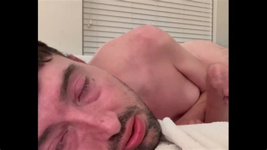 Tetrapléjico tembloroso orgasmo del cuidador