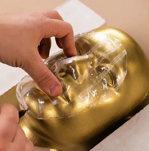 693K views · 2.4K reactions | Nous avons utilisé un moulage de son visage pour créer une lampe qui ressemble à un objet d'art ! | Brico Madame | Facebook