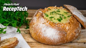 Legújabb #RecepTech videónkban megmutatjuk, hogyan készíthettek isteni finom, klasszikus francia hagymás gombalevest! A receptet és a teljes videót itt találjátok: https://mmlink.hu/franciahagymasgombalevesrecept | Media Markt Magyarország