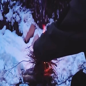 Building a bushcraft tipi in heavy snowfall to survive a cold night winter bushcraft | Show Brincos Dierass Mexico us