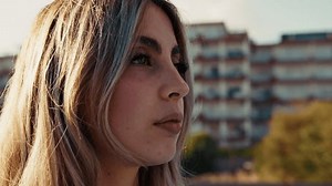 女人在说话时用头说是 库存影片视频（100% 免版税）3821553825 | Shutterstock