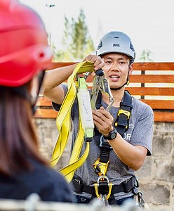worker at height training