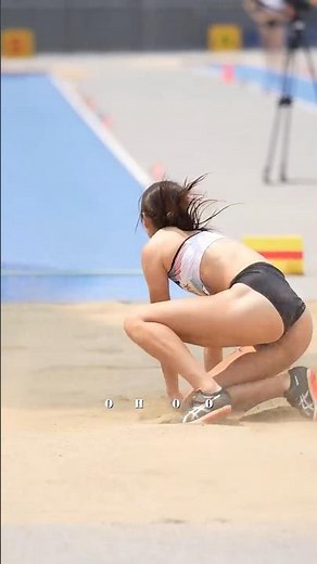 육상축제에서 날아오르다 .. 여자 멀리뛰기 유정미