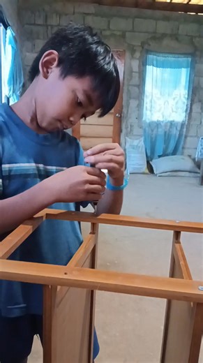 Bata pa lang turuan niyo na ang mga bata paano Gumawa ng mga bagay bagay. #mypamangkin | Kub Kub TV | Facebook