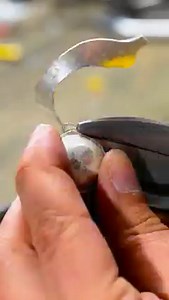 444K views · 673 reactions | Une araignée réaliste créée à partir d'une simple cuillère et d'une fourchette ! | Brico Sympa | Facebook