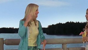 Bonnie Hunt Nude (was 44 years old in this scene) in Cheaper by the Dozen 2 (2005)