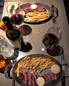 ‪Sunday Industry Night: Half Off All Food All Night Long⁣⁣‬ ‪⁣⁣‬ ‪Daily Happy Hour Specials for everyone: 5:00pm - 6:30pm $1.50 Oysters on a Half Shell, 홃홖홡홛 홋홧홞환홚 Glasses of Sparkling Wine, Rose, and Whiskey Boy Cocktails ⁣‬ ‪sydny2 www.franklinroom.com ‬ | The Franklin Room | Facebook