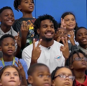 We’re bringing care to Miami in a big way—really big. See how we partnered with Jaylen Waddle and the NFL to go #BeyondTheField to create a mural with the incredible kids from the Boys & Girls Clubs of Broward County for Miami Dolphins fans. Visa bit.ly/4h8CQ6l | Truist
