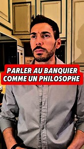 Parler au banquier comme un philosophe, ça le fait sortir d’Excel pour entrer dans la vraie vie 🤣 Et l’absurde 😅 #argent #philosophie #philo #banque #humour #pourtoi | Yass Humoriste