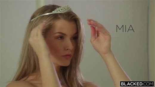 Mia Melano 🔥