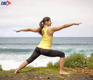 These yoga poses will give you shapely and beautiful breasts that you always wanted | Daily Bhaskar