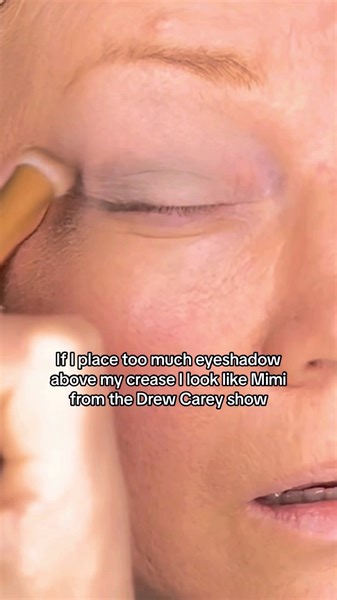 I’m tired of the “hooded eye” stigma. Our eye sockets are all a different shape and size. Most of the women I know rarely use eyeshadow the way we’re being told to apply it online, but there’s a whole movement around the hooded eye eyeshadow application. #EyeshadowGoals #EyeMakeup #EyeshadowInspo #EyeshadowTutorial #EyeLooks #EyeArt #EyeshadowPalette #ColorfulEyes #EyeMakeupInspiration #MakeupAddict #MatureBeauty #AgelessBeauty #MatureSkin #Over40Makeup #EyesForAgingGracefully #WisdomInMakeup #M