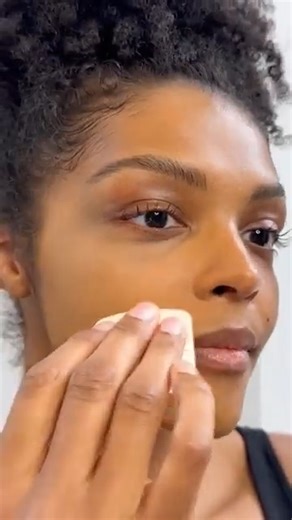 ✨ HD Skin Matte Velvet : la poudre compacte qui change les règles du jeu ! Fini mat velours, effet flouté instantané, couvrance modulable et zéro défaut en un seul geste. Une peau lisse, sans brillance… comme un filtre, mais en vrai 💨💄 | MAKE UP FOR EVER