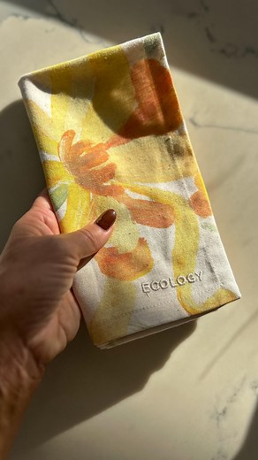 Let’s bring a little Midsummer Magic to the table ✨ Long lunches, sun-kissed afternoons and effortless entertaining…I live for Summer dining and in my opinion @ecologyhomewares have nailed their Midsummer collection. Fresh green touches, water-paint-like floral prints, natural textures and those subtle seasonal details that make a setting feel considered without trying too hard. So let’s set up a Midsummer lunch 💐 #midsummer #ecology #ecologyaus #tablescape #australianhome #australianstylist #c