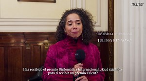 Julissa Reynoso, embajadora de EE UU en España (un puesto que solo habían ocupado hombres hasta ahora) y activista comprometida con diversas causas recibió el Premio Diplomática Internacional en los Premios Woman 2023. Allí mostró su alegría ante un galardón que distingue su empeño en ampliar diálogos, resover conflictos o profundizar en el cambio climático. 🖋️ @clarittis 📽️ @giantoledofilms | Woman Madame Figaro