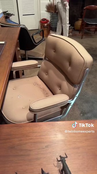 BLACK MOLD GROWING IN YOUR HOUSE ? #mold #moldremoval #waterdamage #leakdetection #homeowners