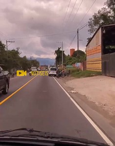 Ahora mismo Accidente Km 80 RN14 en cecanias de gasolinera. Dos jóvenes que viajaban en una moto sufren caída luego que un perro se les cruzó. Uno de ellos es trasladado a un centro asistencial con posible fractura de hombro. Bomberos laborando Un aporte de grupo de WhatsApp | NOTI SEIS