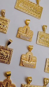 Last Supper Plaque Pendants  ✨#goldplated #joyerialatina #buenobonitoybarato #orolaminado18k #orolaminado14k #goldplatedjewelry #chapaenoro #latinajewelrybrand #orolaminado #laultimacena #placadecollar #plaquependant | Jassy Ramirez | Facebook