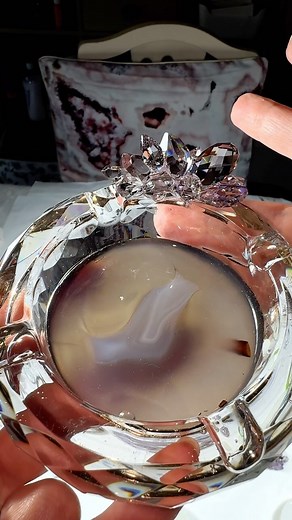 Small size low profile crystals for perfect highlights . #moldmaking #epoxy #creative #geodeart #crystallove #crystaldecor #resincraft | Art4start