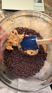 Chocolate Chip Cookie ASMR: Best Part of Baking Homemade Cookies