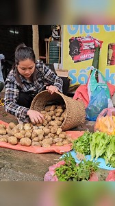 47K views · 1.7K reactions | The homeless girl and the old woman are determined to finish tiling the kitchen floor. #lifesingle #singlemother #lytieuca | SRTV Club | Facebook