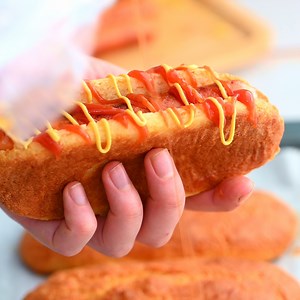 36 reactions · 17 shares | These gluten-free hot dog buns are one of the best low-carb version of the original ones: soft, chewy and super easy to make. Recipe Here: https://www.lowcarbspark.com/keto-hot-dog-buns/ | Low Carb Spark | Facebook