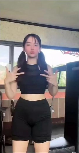 Beautiful Pinay big camel toe dance on TikTok #cameltoe #tiktok #shorts