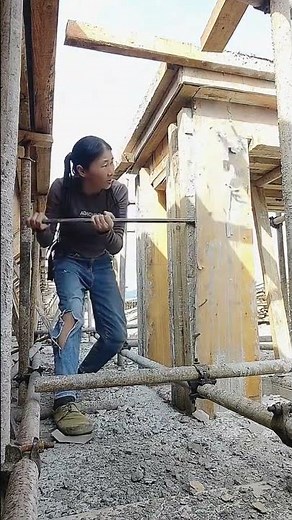 Cement column formwork disassembly process