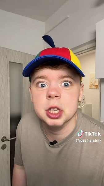 Když máš až moc bohatýho kamaráda… 😂💸 #kamaradi #bohaty #sranda #ceskyhumor #josef_zlatnik