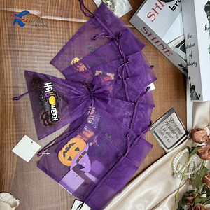 [Hot Item] Velvet Gift Bags Custom Fabric Gift Bags with Drawstring Satin Jewelry Bags Velour Cosmetic Sachets Bags Cotton Organza Gift Pouches Small Cloth Halloween Gift