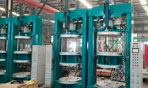 [Hot Item] Motorcycle Tyre Making Machine Motorcycle Tires Tyre Bladder Hydraulic Curing Press Machine Tyre Capsule Vulcanizing Press