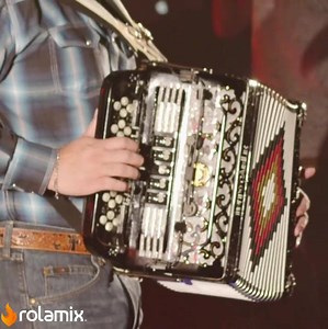 Me gustas por coqueta y altanera... ❤ | Wicho Music