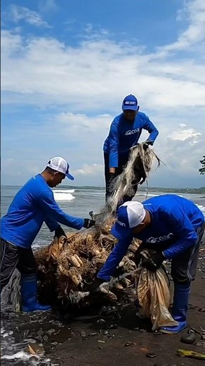 What does it take to clean the ocean? Hard work, dedication, & a team of passionate people 💪